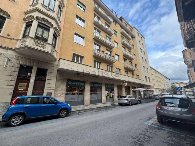 Locale in vendita di 40 m² in Via Maria Vittoria, 37
