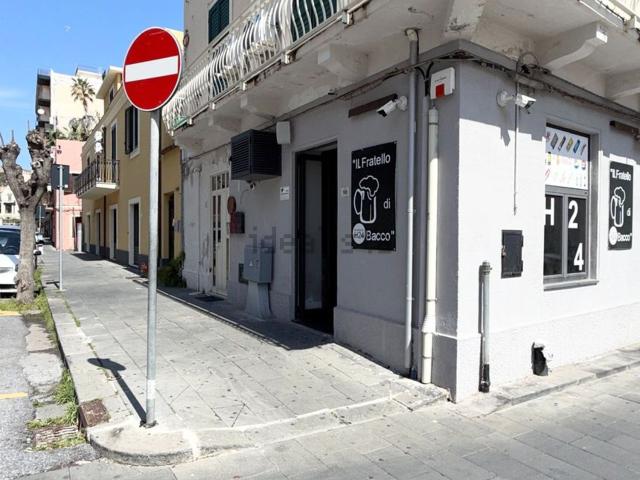 Locale in vendita di 40 m² in Via Matteo Nardi