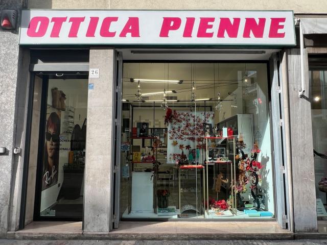 Locale in vendita di 40 m² in Via Olivi, 26