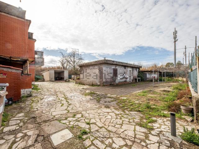 Locale in vendita di 40 m² in Via Parma, 39
