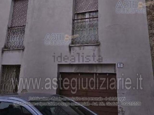 Locale in vendita di 40 m² in Via San Michele, 7