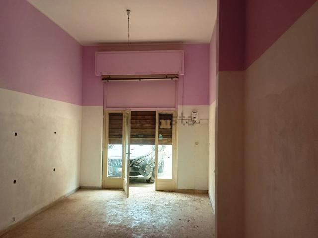 Locale in vendita di 40 m² in Via Salvatore Monteforte