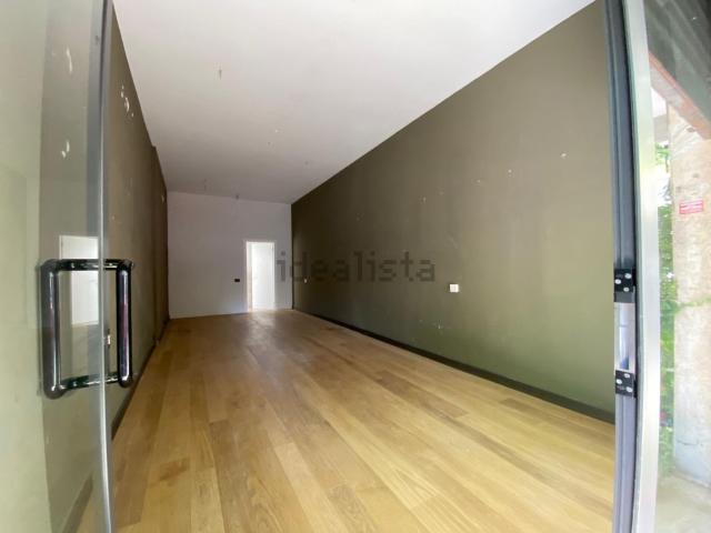 Locale in vendita di 40 m² in Viale Anicio Gallo, 160