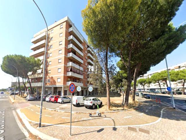 Locale in vendita di 40 m² in Viale Antonio Ciamarra