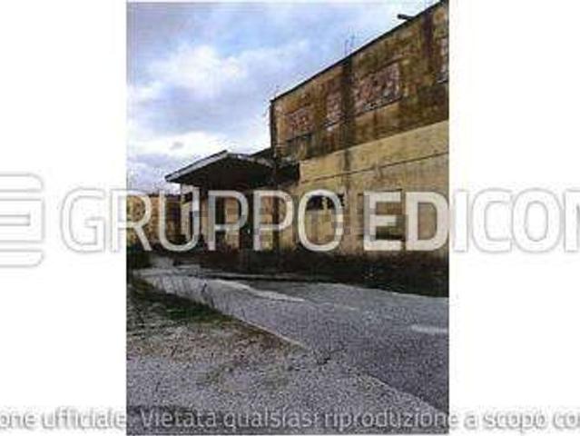 Locale in vendita di 410 m² in Viale Lucrezia della Valle, 102