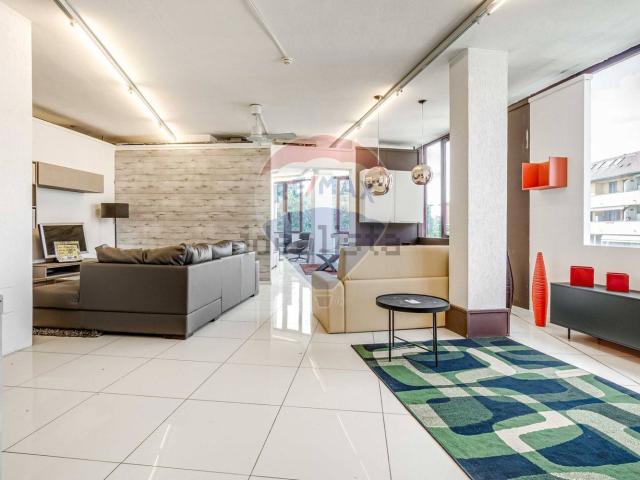 Locale in vendita di 410 m² in Corso Sempione