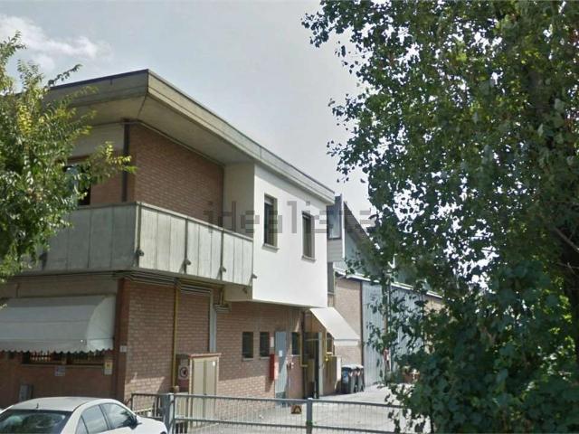 Locale in vendita di 412 m² in Via Ulisse Aldrovandi, 83