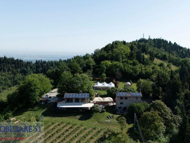 Locale in vendita di 413 m² in Via Pradalbino