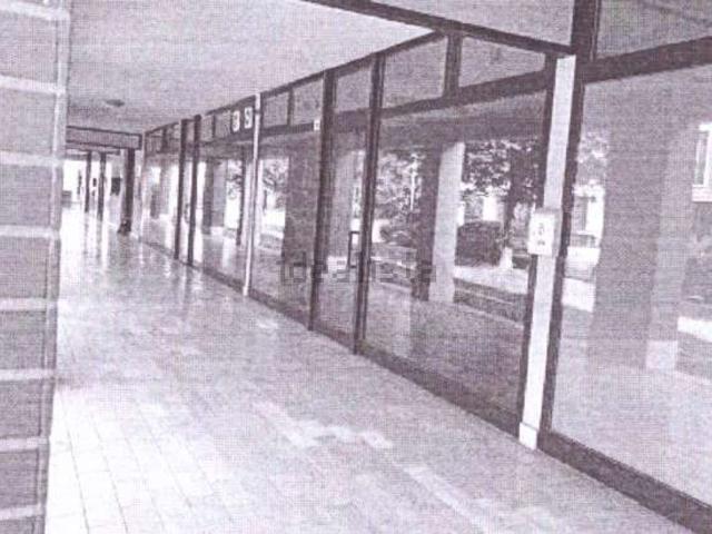 Locale in vendita di 416 m² in Viale Alcide De Gasperi