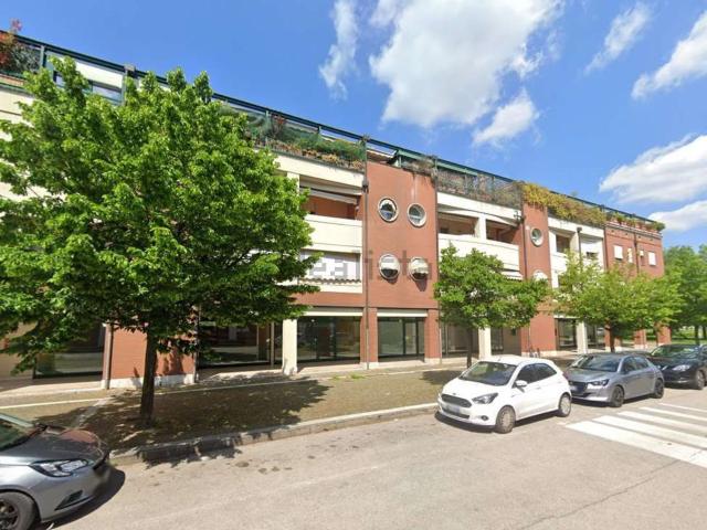Locale in vendita di 417 m² in Viale Alcide De Gasperi