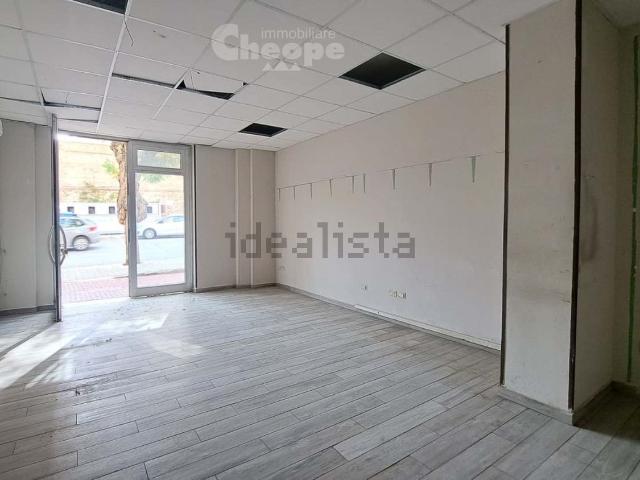 Locale in vendita di 41 m² in Via Alessandro Valignani