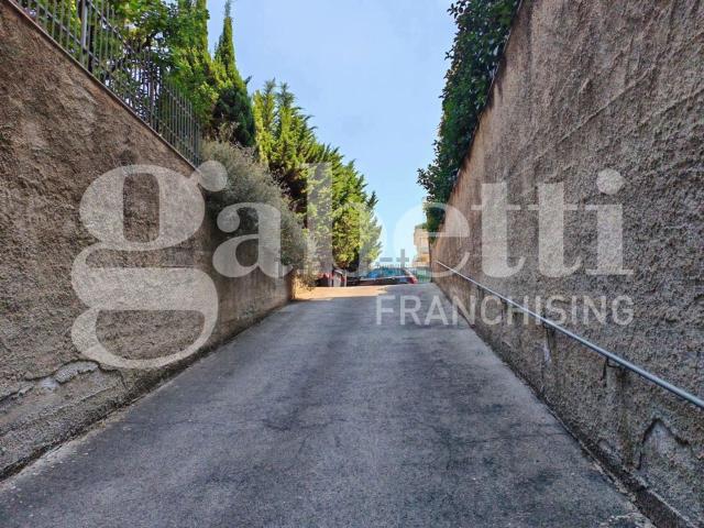 Locale in vendita di 41 m² in Via Antonio Gramsci