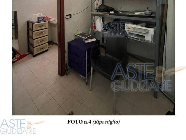 Locale in vendita di 41 m² in Via Cagliari, 14