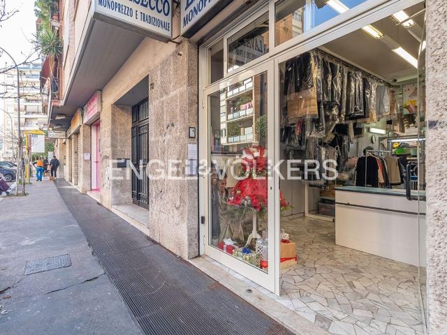 Locale in vendita di 41 m² in Via Cipriano Facchinetti