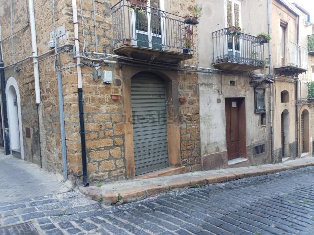 Locale in vendita di 41 m² in Via Monte, 22