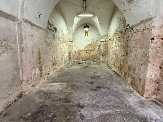 Locale in vendita di 41 m² in Via Nazionale dei Trulli, 47