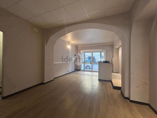 Locale in vendita di 420 m² in Via dei Devoto
