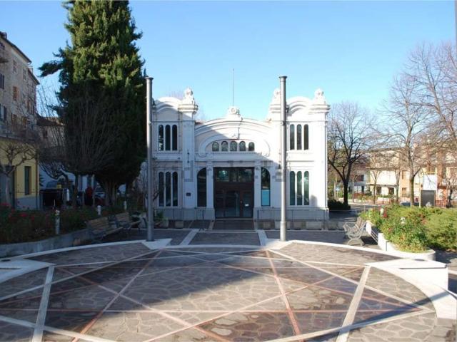 Locale in vendita di 420 m² in Piazzale della Vittoria, 1