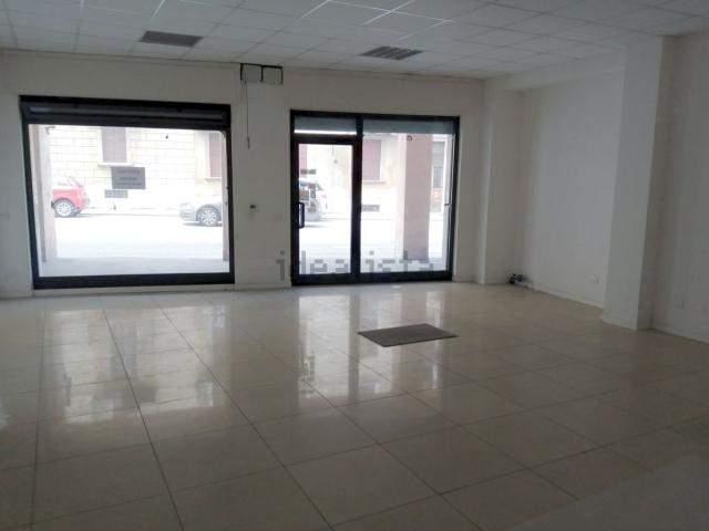 Locale in vendita di 427 m²