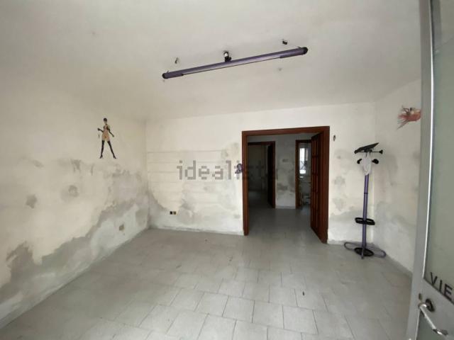 Locale in vendita di 42 m² in Corso Virginia Marini, 5