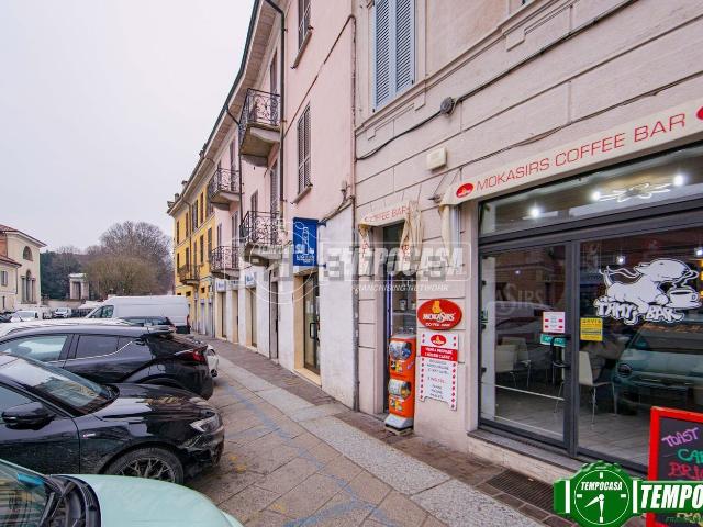 Locale in vendita di 42 m² in Piazza Petrarca