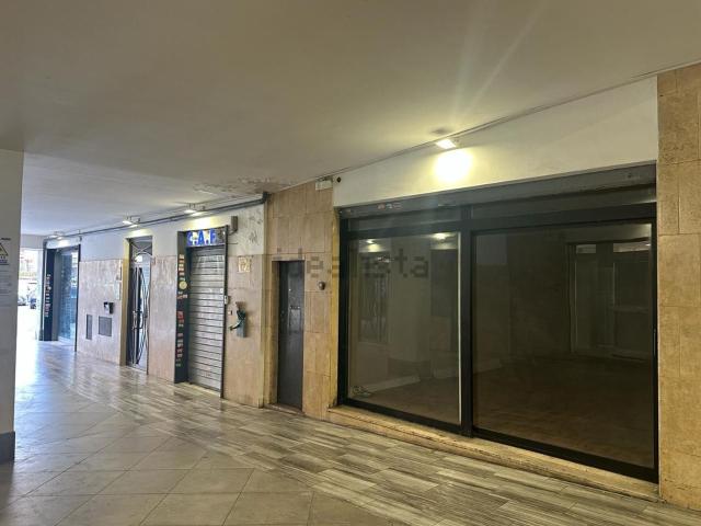 Locale in vendita di 42 m² in Via Tor de&apos  Schiavi, 295