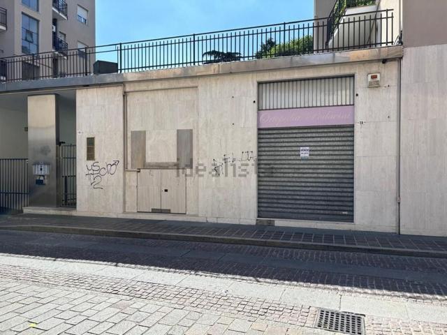 Locale in vendita di 42 m² in Via Vittorio Emanuele, 40