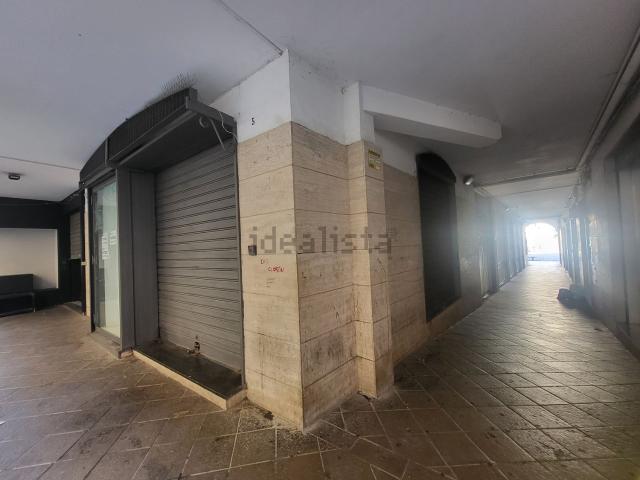 Locale in vendita di 42 m² in Via Alfonso Balzico