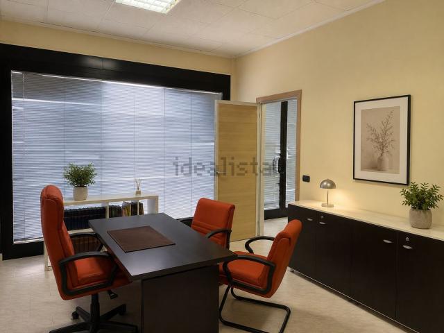 Locale in vendita di 42 m² in Via Cristoforo Colombo
