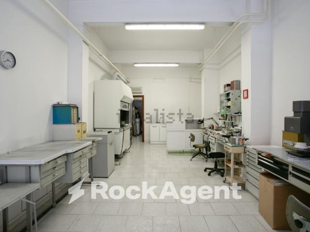 Locale in vendita di 42 m² in Via Olevano Romano, 228
