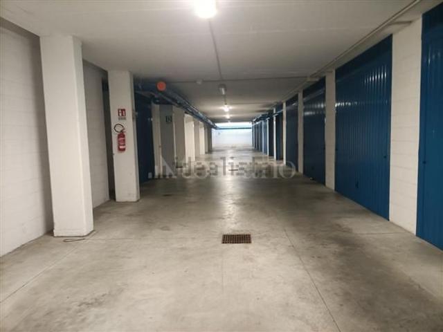 Locale in vendita di 40 m² in Via Raffaele Paparella