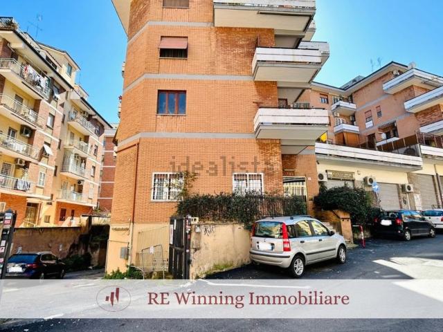 Locale in vendita di 430 m² in Via di Vigna Jacobini, 7