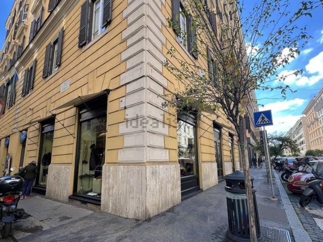 Locale in vendita di 430 m² in Via Po
