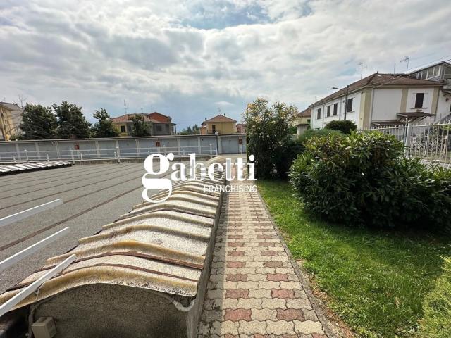 Locale in vendita di 430 m² in Via Torino, 2