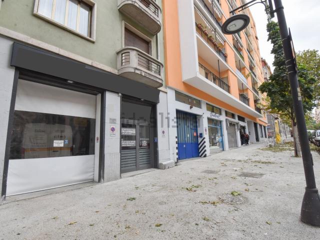Locale in vendita di 430 m² in Viale Gabriele D&apos Annunzio