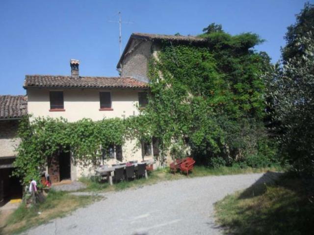 Locale in vendita di 432 m² in Via Lamizze, 473