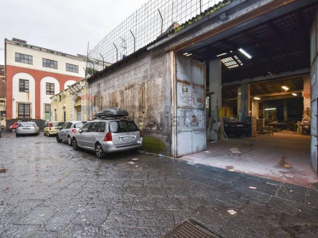 Locale in vendita di 433 m² in Via Feliciotto, 11