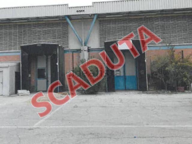 Locale in vendita di 437 m² in Via Valle Piana