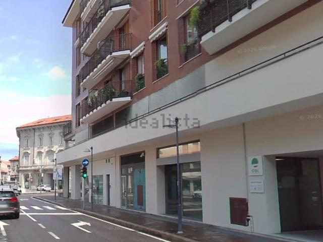 Locale in vendita di 438 m² in Via Amatore Sciesa, 11