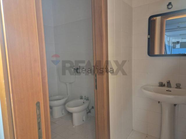 Locale in vendita di 438 m² in Via Bartolomeo Colleoni, 30