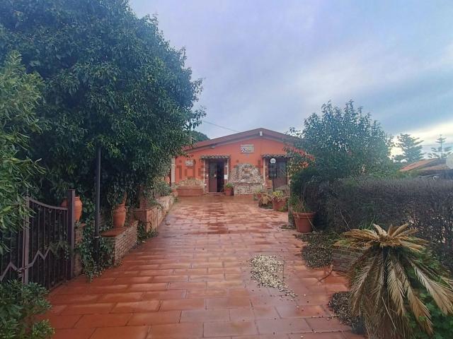 Locale in vendita di 438 m² in Via Madonna degli Ammalati, 186