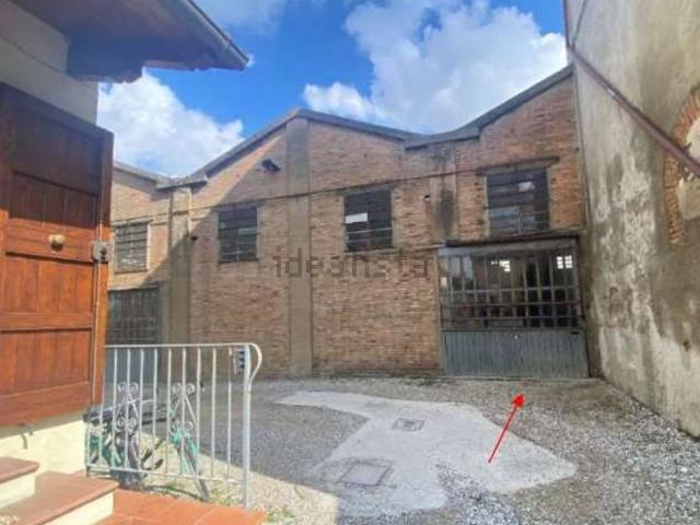Locale in vendita di 438 m² in Via Savena Vecchia