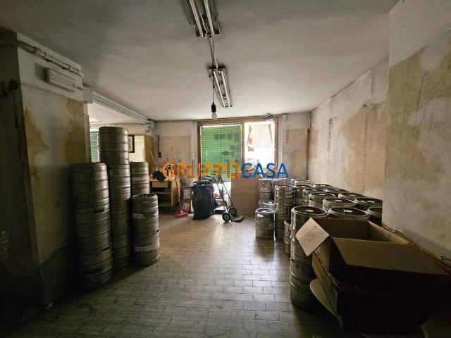 Locale in vendita di 47 m² in Via Cavour, 8