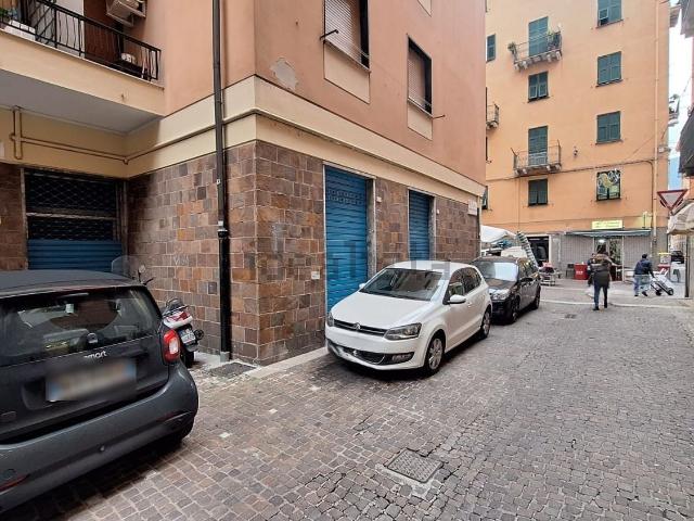 Locale in vendita di 47 m² in Via Filippo Bettini, 12
