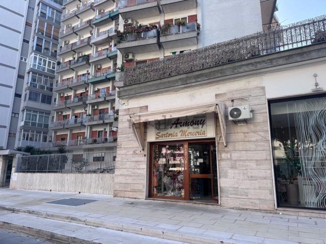 Locale in vendita di 47 m² in Via Lucania, 39