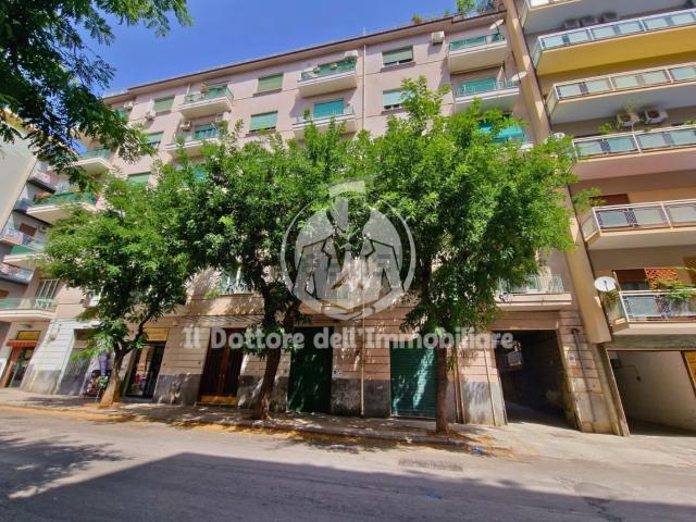 Locale in vendita di 47 m² in Via Mario Rapisardi