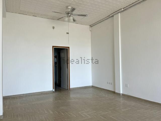 Locale in vendita di 47 m² in Viale Giosuè Carducci, 166