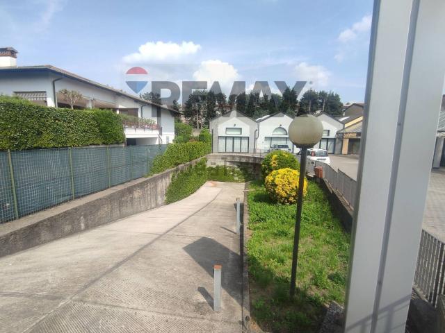 Locale in vendita di 440 m² in Via Repubblica Romana