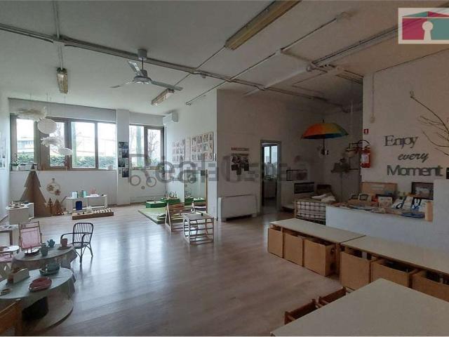 Locale in vendita di 440 m² in Via Vittorio Bottego