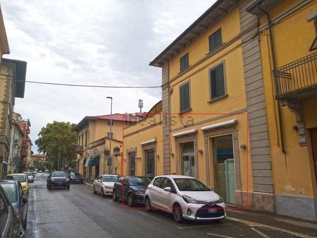 Locale in vendita di 441 m² in Via Piave